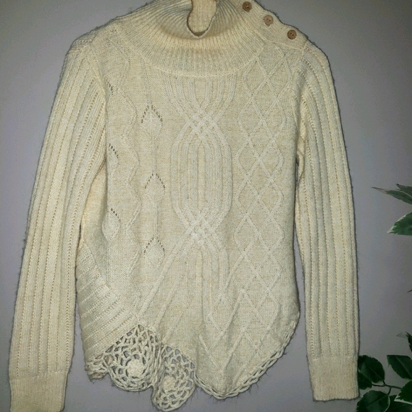 Sweater - Picture 1 of 3